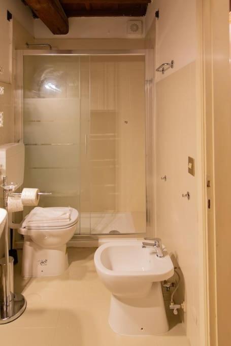 Charming 1Br Apartment فلورنس المظهر الخارجي الصورة